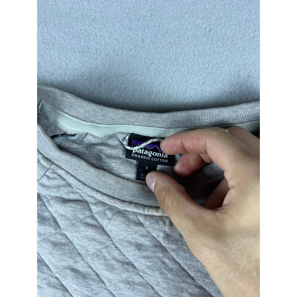Patagonia Sweatshirt Womens Small Gray Organic Cotton Quilted Logo Pullover - Picture 3 of 6